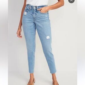 3/$30 Old Navy Curvy High Waisted Straight Cut-Off Jeans